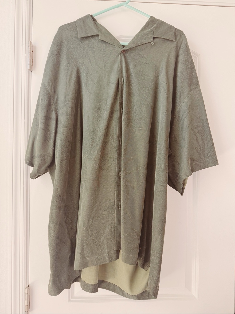 Tommy Bahama, Men’s Oversized Short-Sleeve Shirt in Olive Green